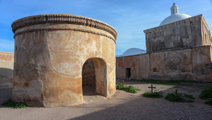 The circular mortuary chapel behind the Tumacacori Mission.